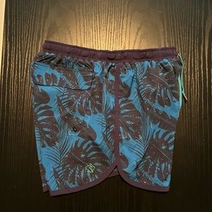 Rabbit mens running split shorts. Size medium. Hawaiian print with zipper pocket